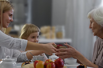 Give Mom What She Wants - Dinner with Family & Great Food Served on Soft Beautiful Table Linens 💓